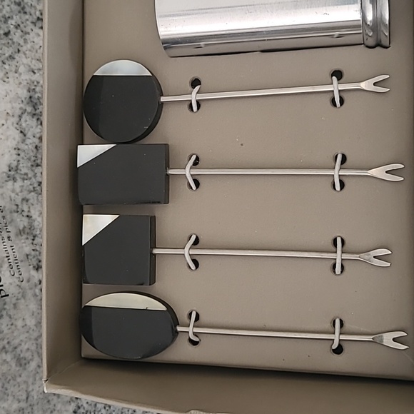 NEW - Pier 1 Appetizer "Hors d'oeuvre" Picks and Holder - Picture 3 of 13